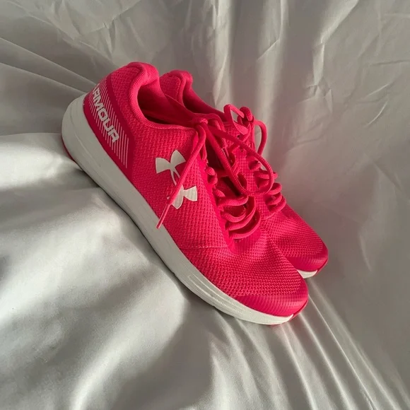 Pink and white under armour runners - Picture 2 of 3